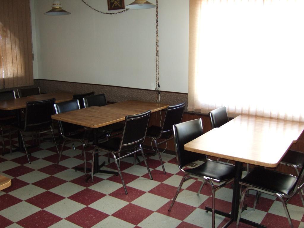 Wild Rose Inn Vegreville Exterior photo