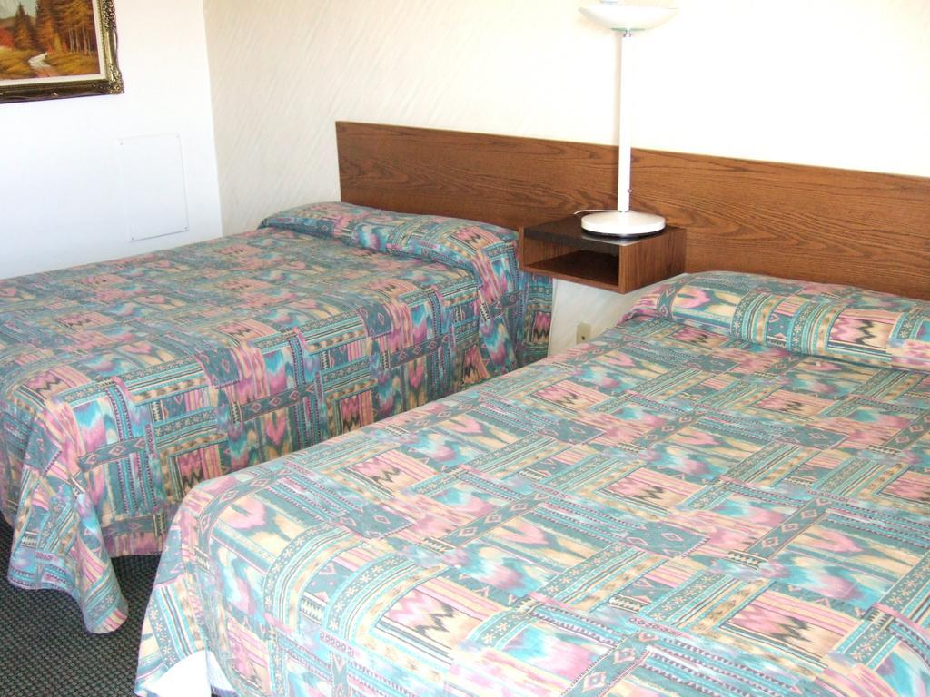 Wild Rose Inn Vegreville Room photo