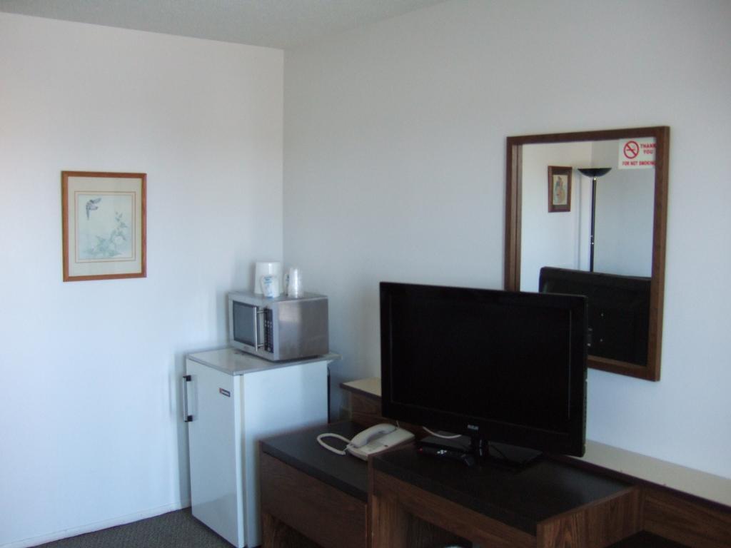 Wild Rose Inn Vegreville Room photo
